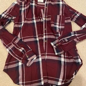 Womens Abercrombie & Fitch burgundy plaid flannel shirt top size xs